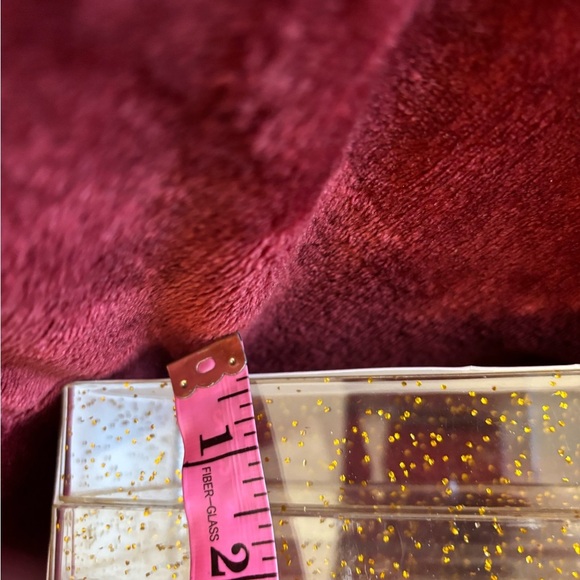 Juicy Couture Gold Makeup Organizer with Sleek Design - Picture 8 of 12